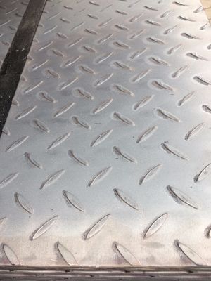 Q235 Ms Plata de acero de diamante Plata de acero de carbono ligero Plata de acero estructural Ms Plata de acero cuadriculado